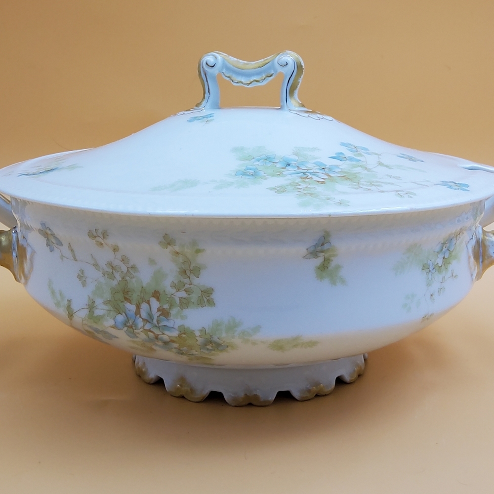 Antique Haviland Limoges Schleiger Pattern 52A Round Vegetable Taurine